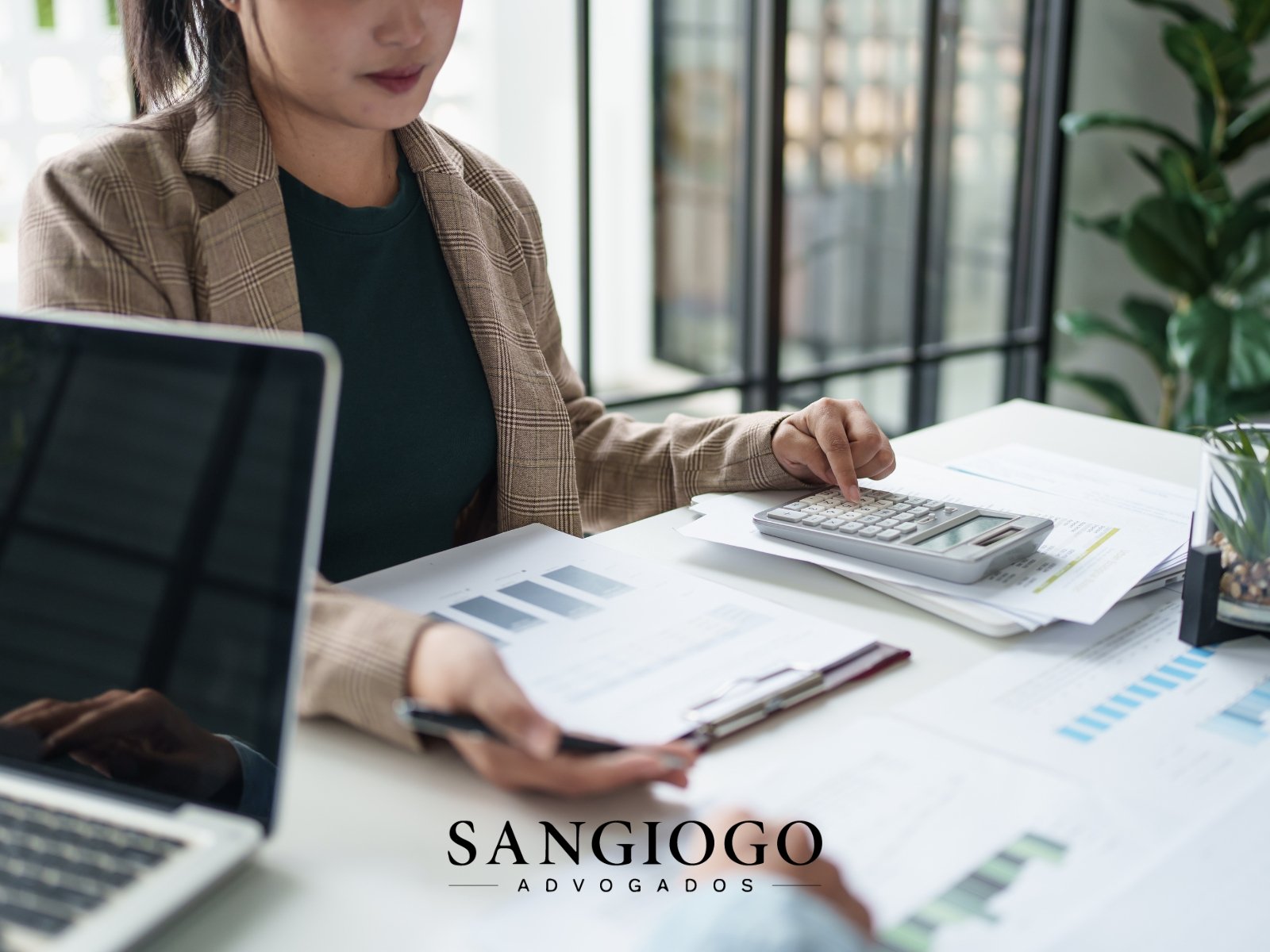 Desvio de Função no Serviço Público: Servidor Tem Direito a Diferenças Salariais?