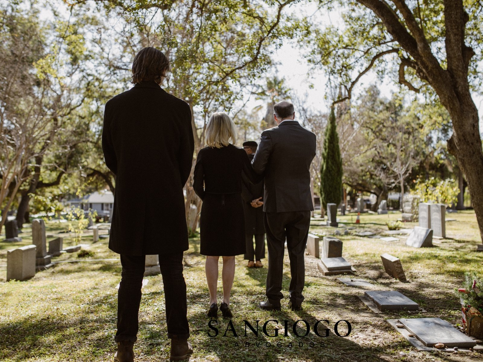 Quem pagou despesas do funeral pode cobrar dos herdeiros? Entenda como funciona o reembolso, o inventário e os limites legais.