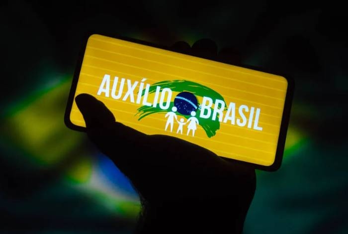 Auxílio Brasil: cuidados ao solicitar um empréstimo consignado